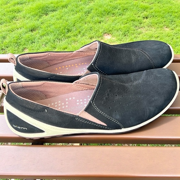 Ecco Biom Black Leather Suede Slip-on Flat Shoes - Picture 3 of 9